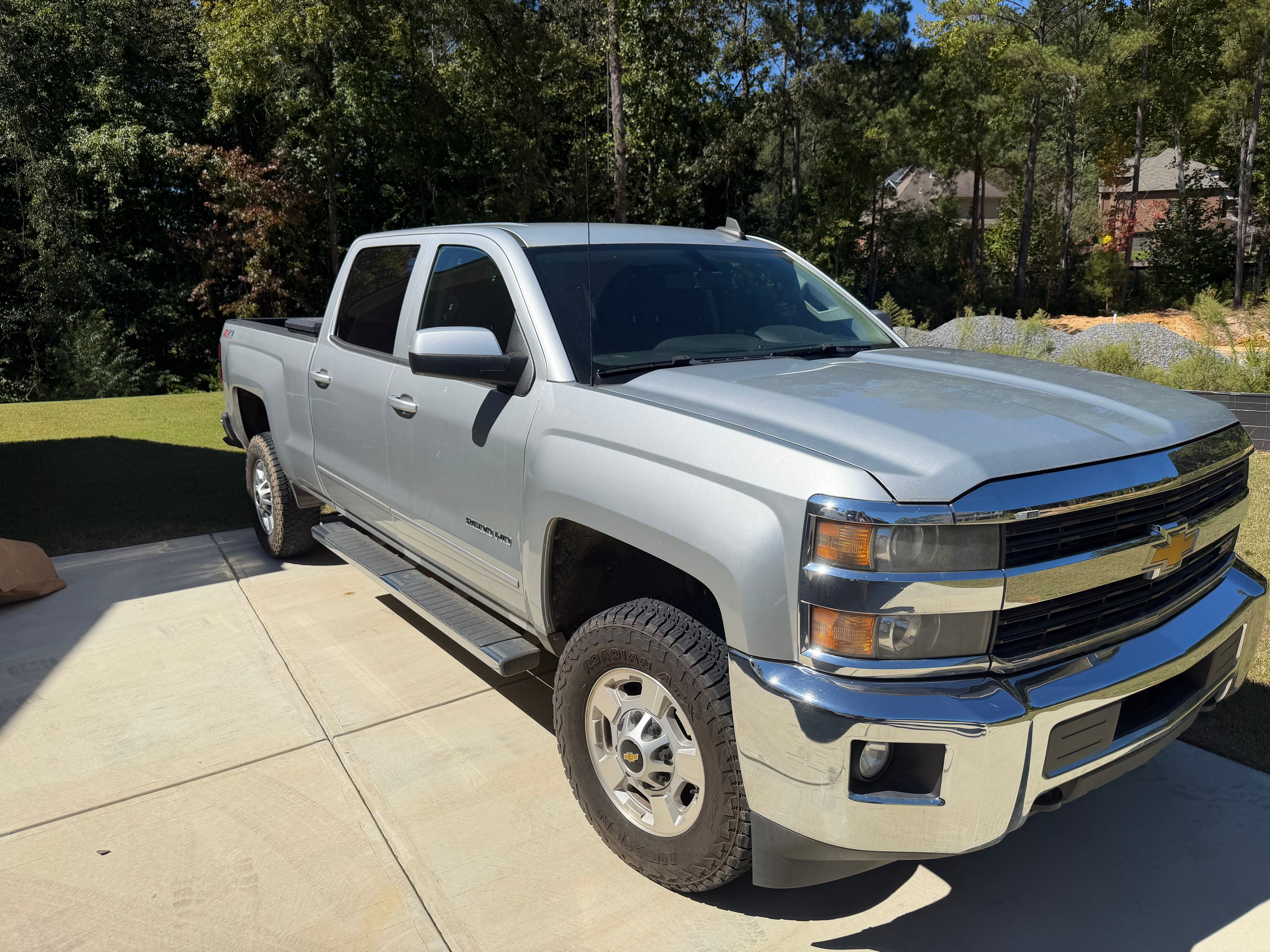 Used 2015 Chevrolet Silverado 2500 LT w/ LT Convenience Package AWD/4WD image 4