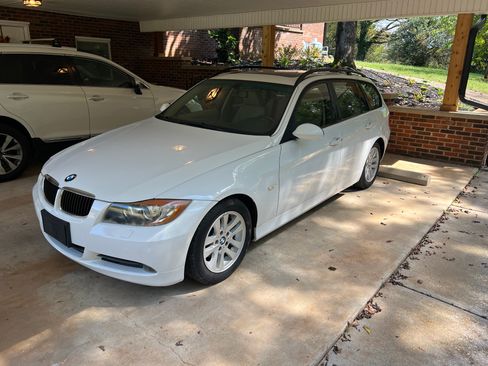Used 2007 BMW 328xi Wagon image 1