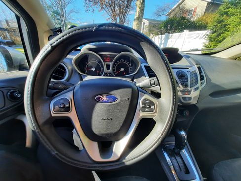 Used 2012 Ford Fiesta SE FWD image 16