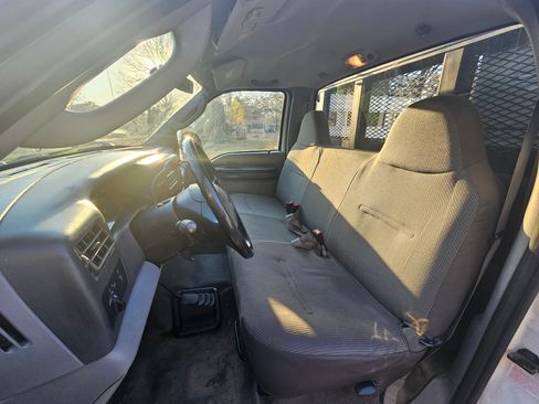 Used 2004 Ford F250 XL image 9