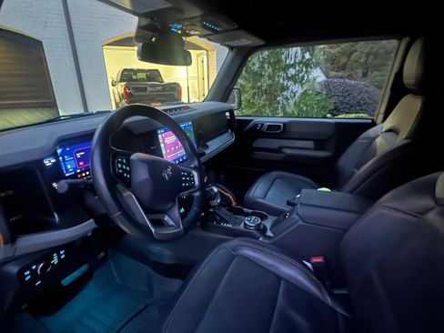 Used 2022 Ford Bronco Badlands image 9