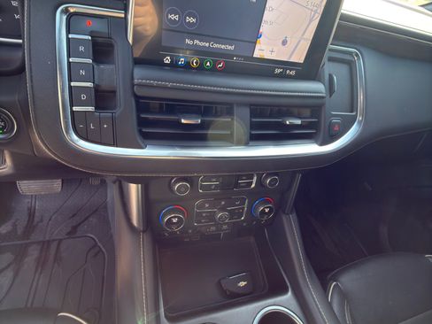 Used 2021 Chevrolet Suburban Premier image 15