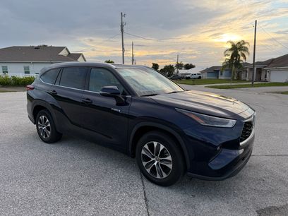 Used 2021 Toyota Highlander XLE