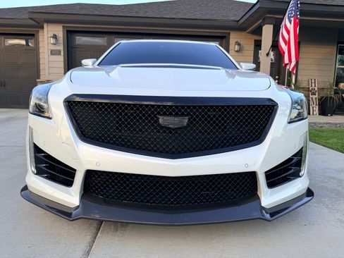 Used 2017 Cadillac CTS V w/ Luxury Package RWD image 30
