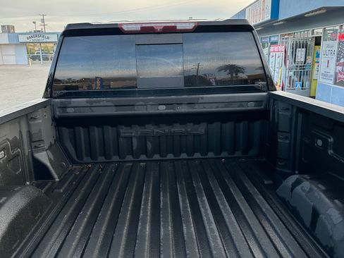 Used 2022 GMC Sierra 2500 Denali image 6
