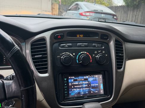 Used 2002 Toyota Highlander Limited image 4