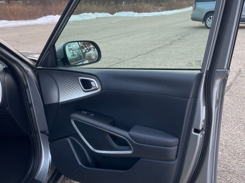 Used 2025 Kia Soul S image 15