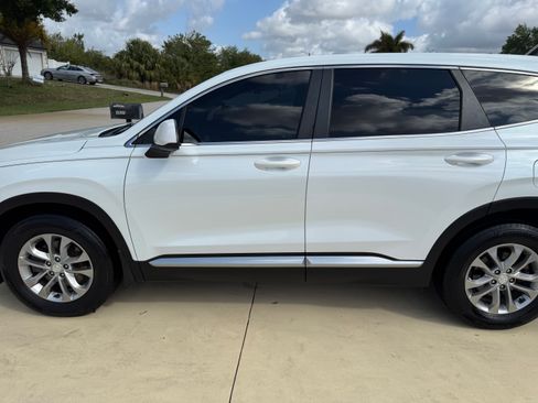 Used 2020 Hyundai Santa Fe SE image 9