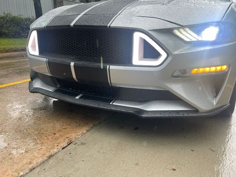 Used 2019 Ford Mustang Premium image 5