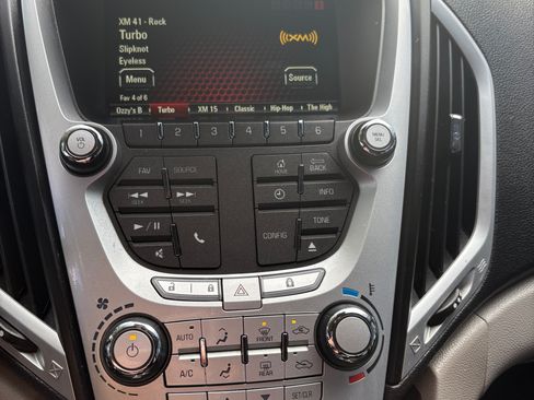 Used 2015 GMC Terrain SLE image 8