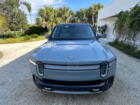 Used 2023 Rivian R1S Adventure image 22