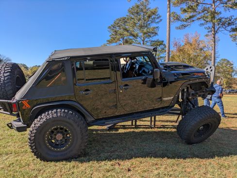 Used 2012 Jeep Wrangler Unlimited Rubicon image 18