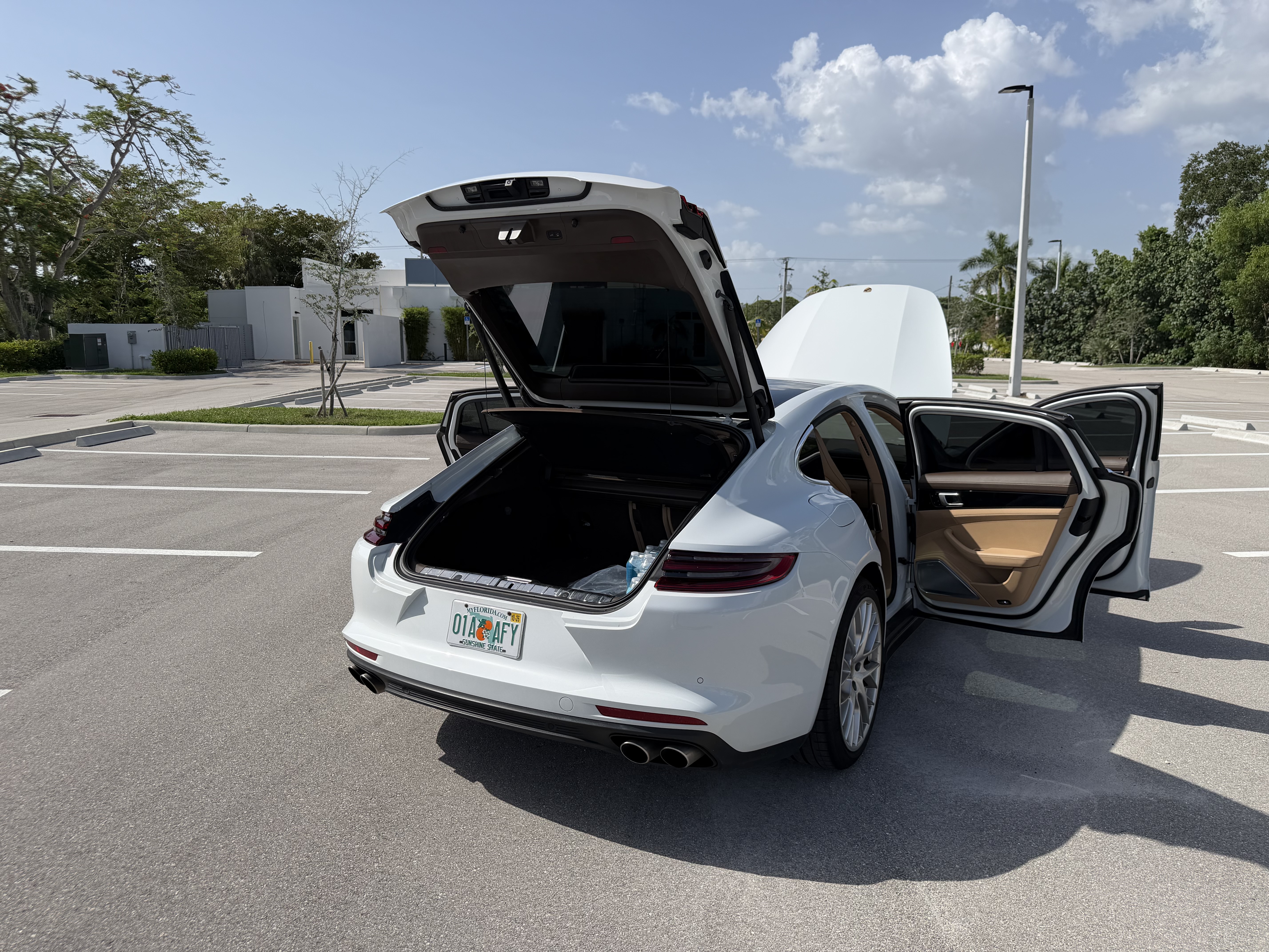 Used 2018 Porsche Panamera 4S AWD/4WD image 11