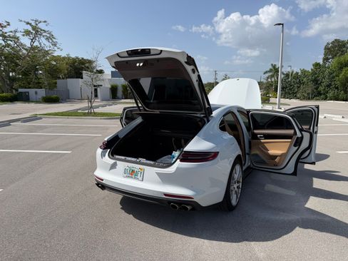 Used 2018 Porsche Panamera 4S AWD/4WD image 11
