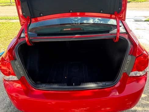 Used 2014 Chevrolet Cruze LT image 12