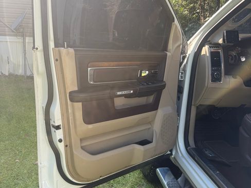 Used 2014 RAM 2500 Longhorn AWD/4WD image 14