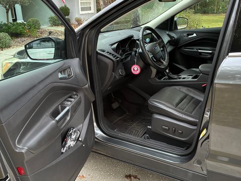 Used 2017 Ford Escape SE w/ SE Leather Comfort Package image 8