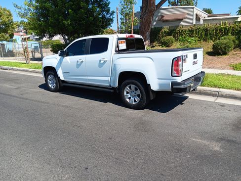 Used 2015 GMC Canyon SLE w/ SLE Convenience Package image 2
