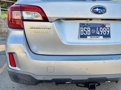 Used 2017 Subaru Outback 2.5i Premium image 11