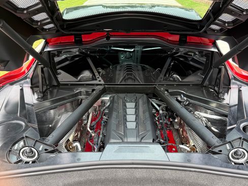 Used 2024 Chevrolet Corvette Stingray Premium Cpe w/ Z51 Performance Package RWD image 21