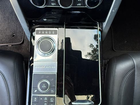 Used 2016 Land Rover Range Rover HSE image 24