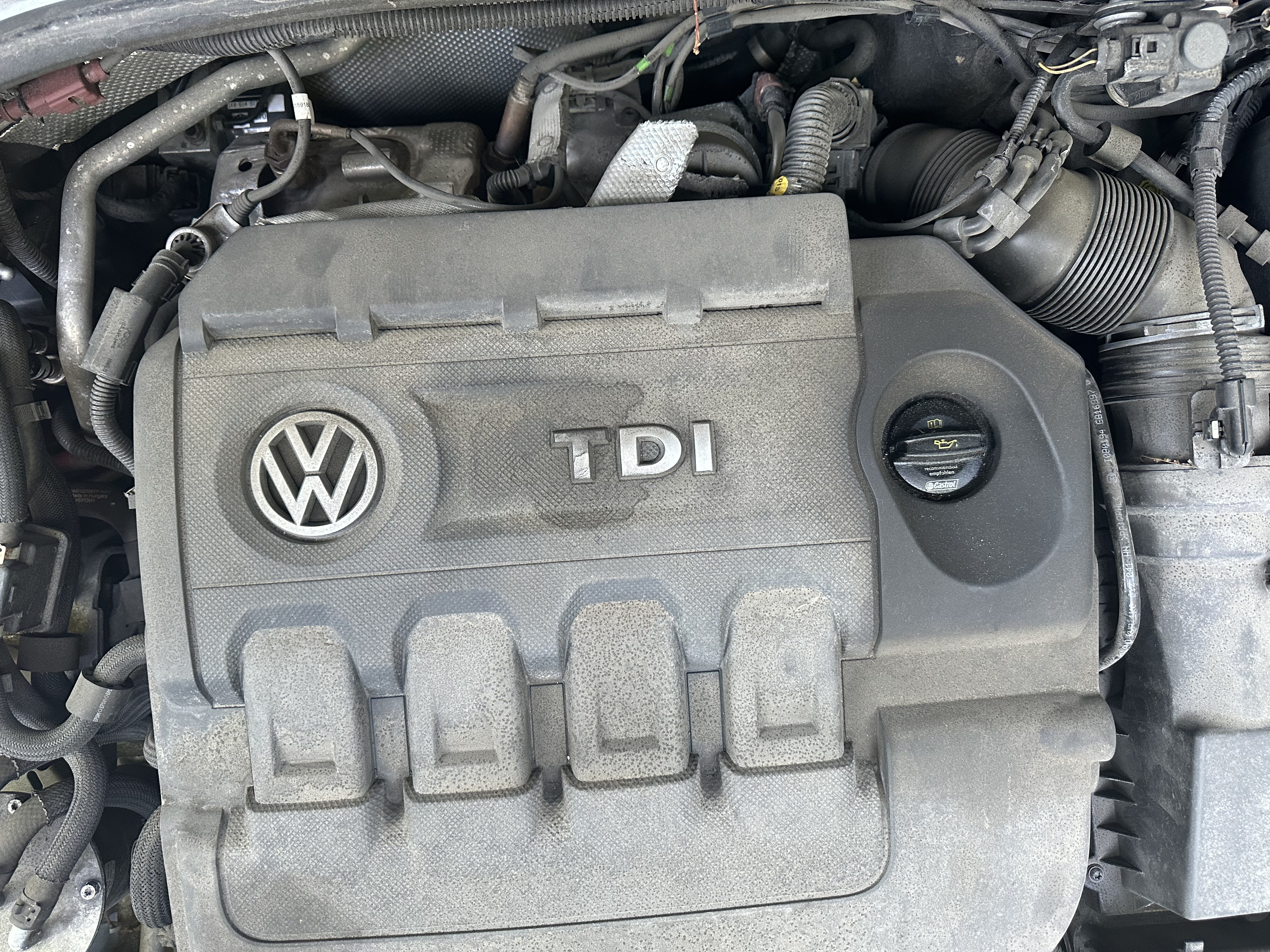 Used 2015 Volkswagen Passat TDI SE FWD image 30
