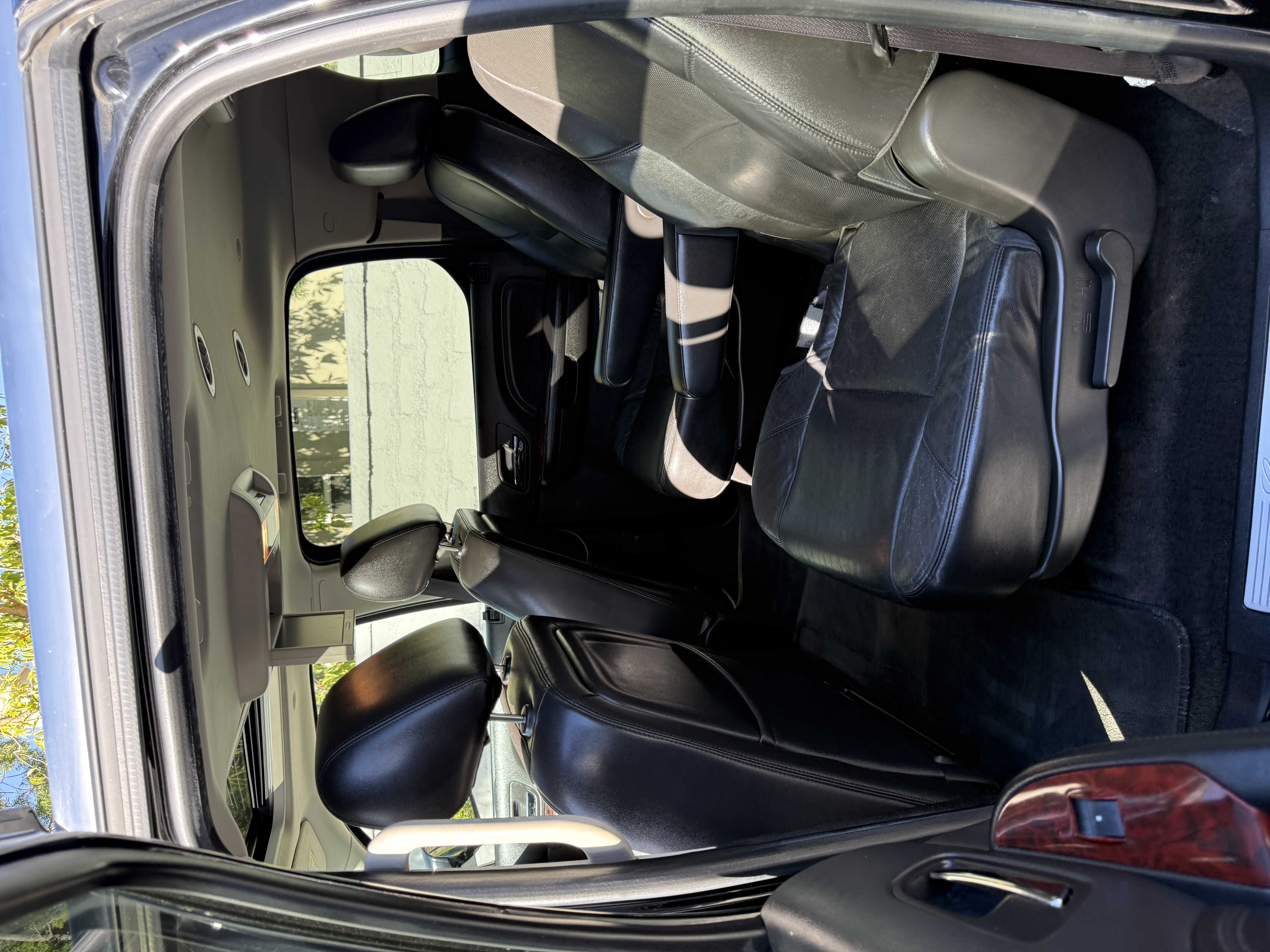 Used 2013 Cadillac Escalade ESV Premium AWD/4WD image 16