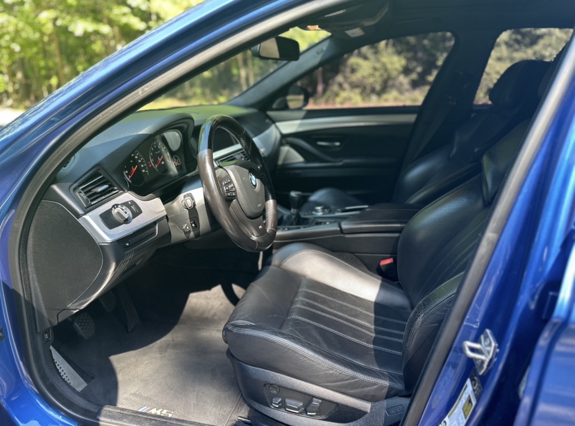 Used 2013 BMW M5 RWD image 18