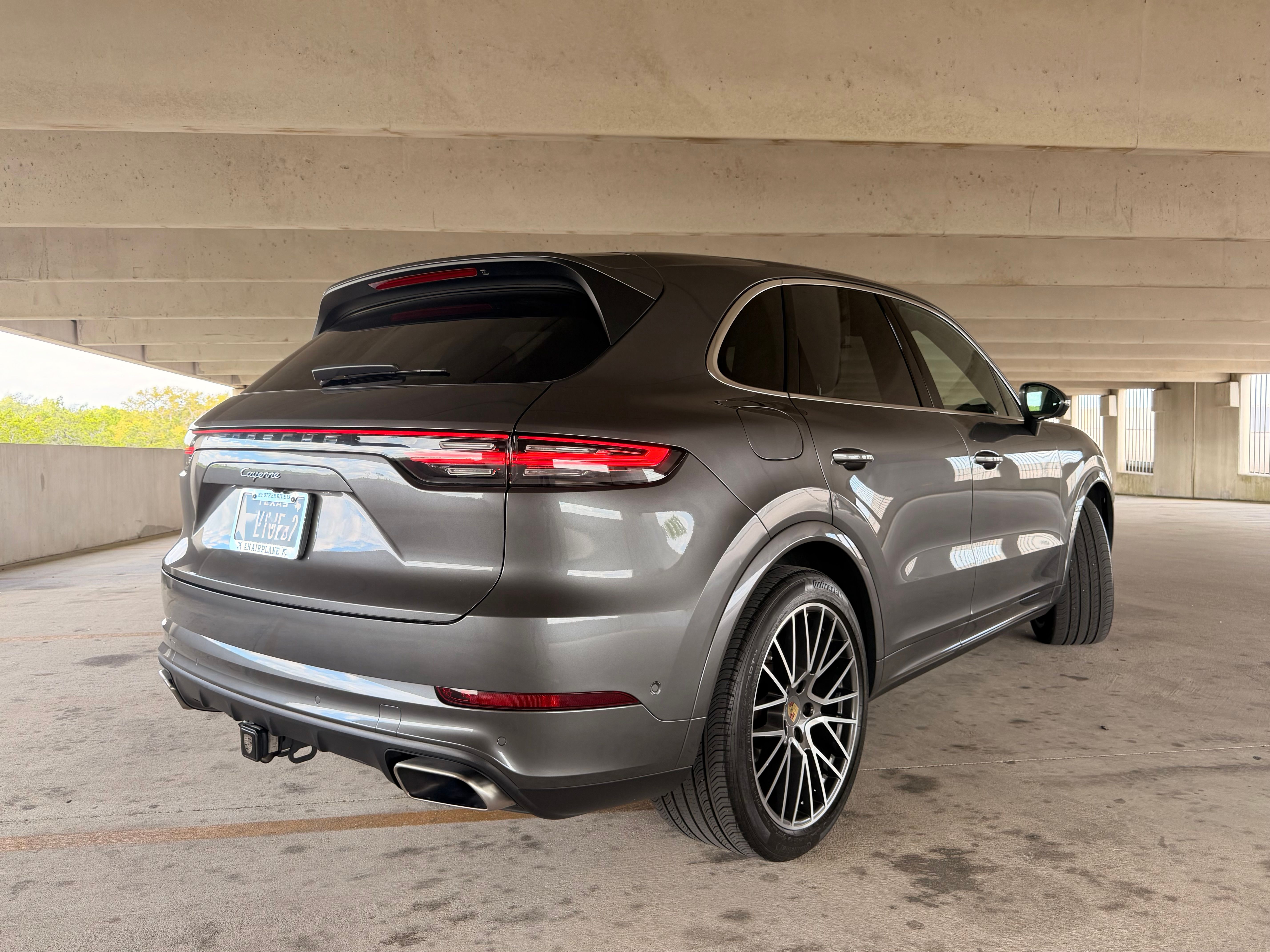 Used 2022 Porsche Cayenne AWD/4WD image 5