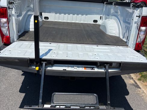 Used 2022 Ford F250 XL w/ Power Equipment Group AWD/4WD image 11