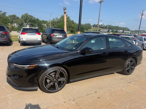 Used 2026 Honda Accord SE image 6