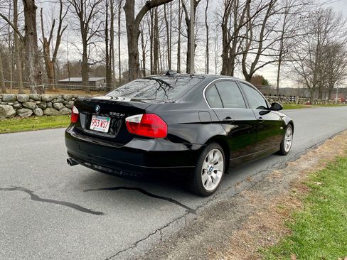 Used 2006 BMW 330xi Sedan image 8