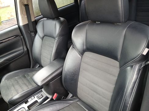 Used 2019 Mitsubishi Outlander SE image 8