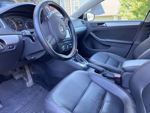 Used 2013 Volkswagen Jetta SE FWD image 10