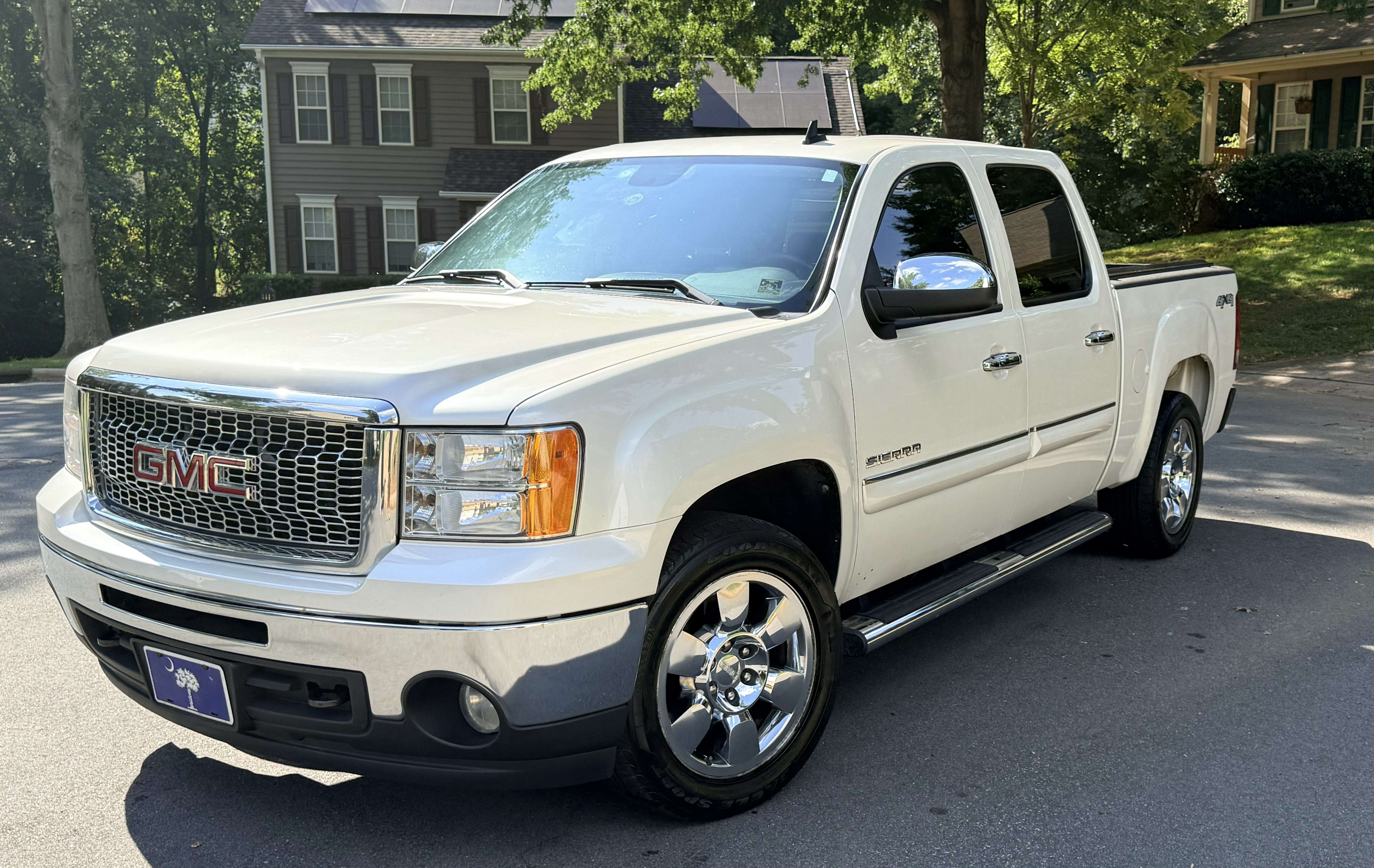 Used 2011 GMC Sierra 1500 SLE w/ Power Tech Package AWD/4WD image 1