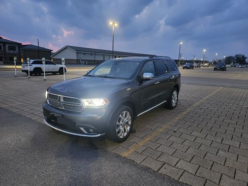 Used 2017 Dodge Durango Citadel w/ Premium Entertainment Group image 4