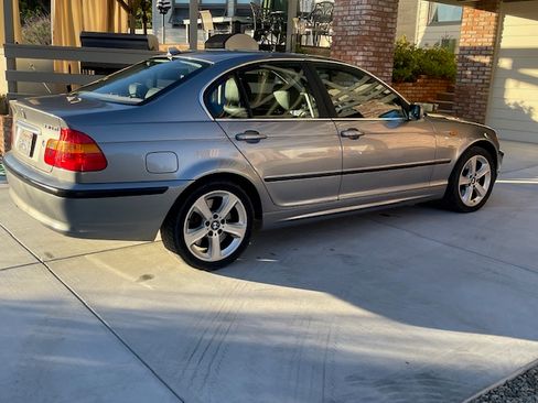 Used 2004 BMW 330xi Sedan image 4