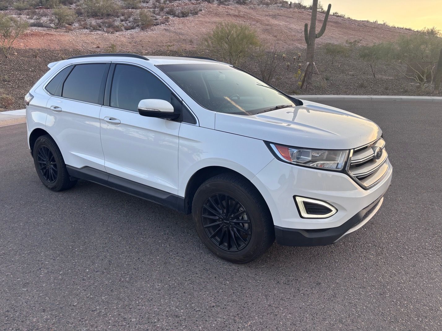 Used 2018 Ford Edge SEL FWD image 5