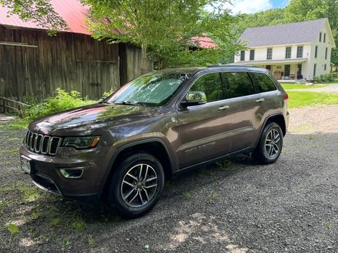 Used 2019 Jeep Grand Cherokee Limited w/ Luxury Group II AWD/4WD image 8