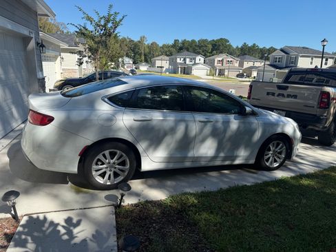 Used 2015 Chrysler 200 Limited w/ Convenience Group image 13