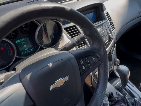 Used 2013 Chevrolet Cruze LS FWD image 8