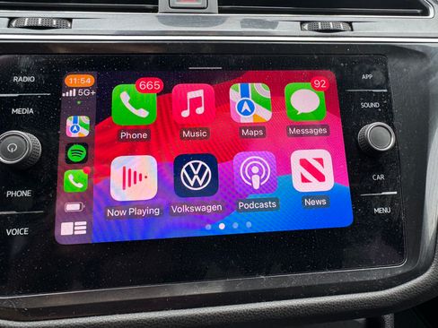 Used 2022 Volkswagen Tiguan SE R-Line image 19