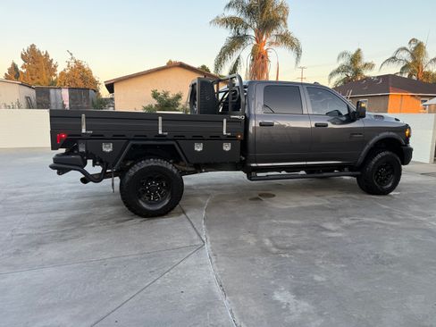 Used 2023 RAM 3500 Tradesman w/ Convenience Group image 16