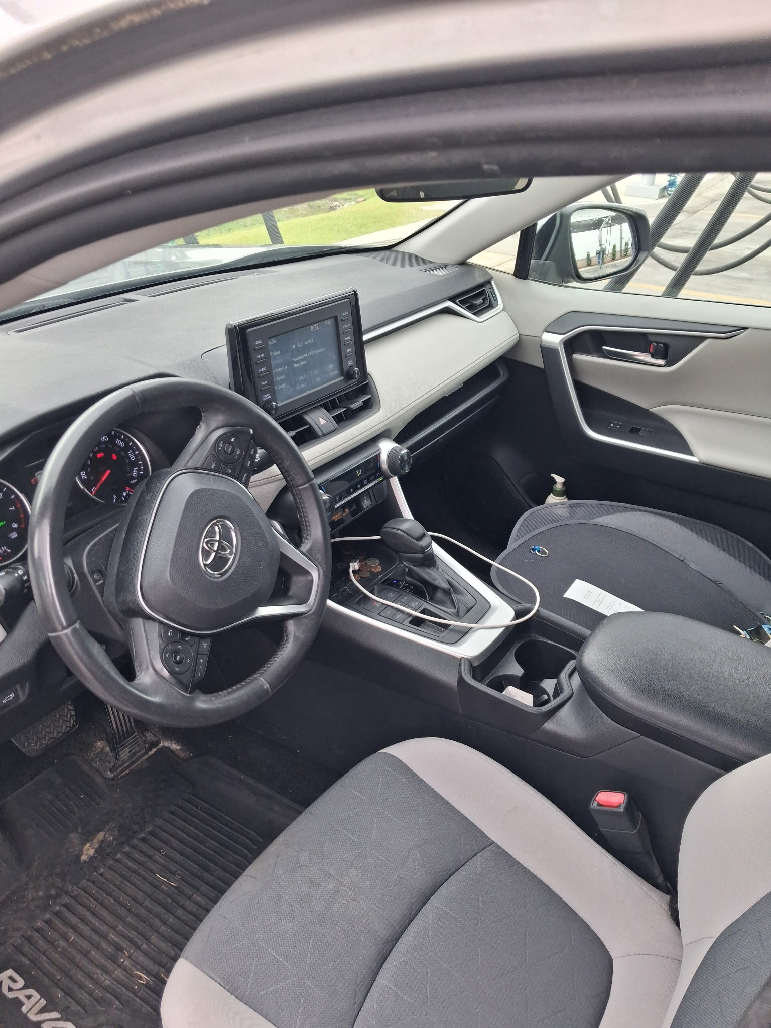 Used 2019 Toyota RAV4 XLE w/ Convenience Package AWD/4WD image 6
