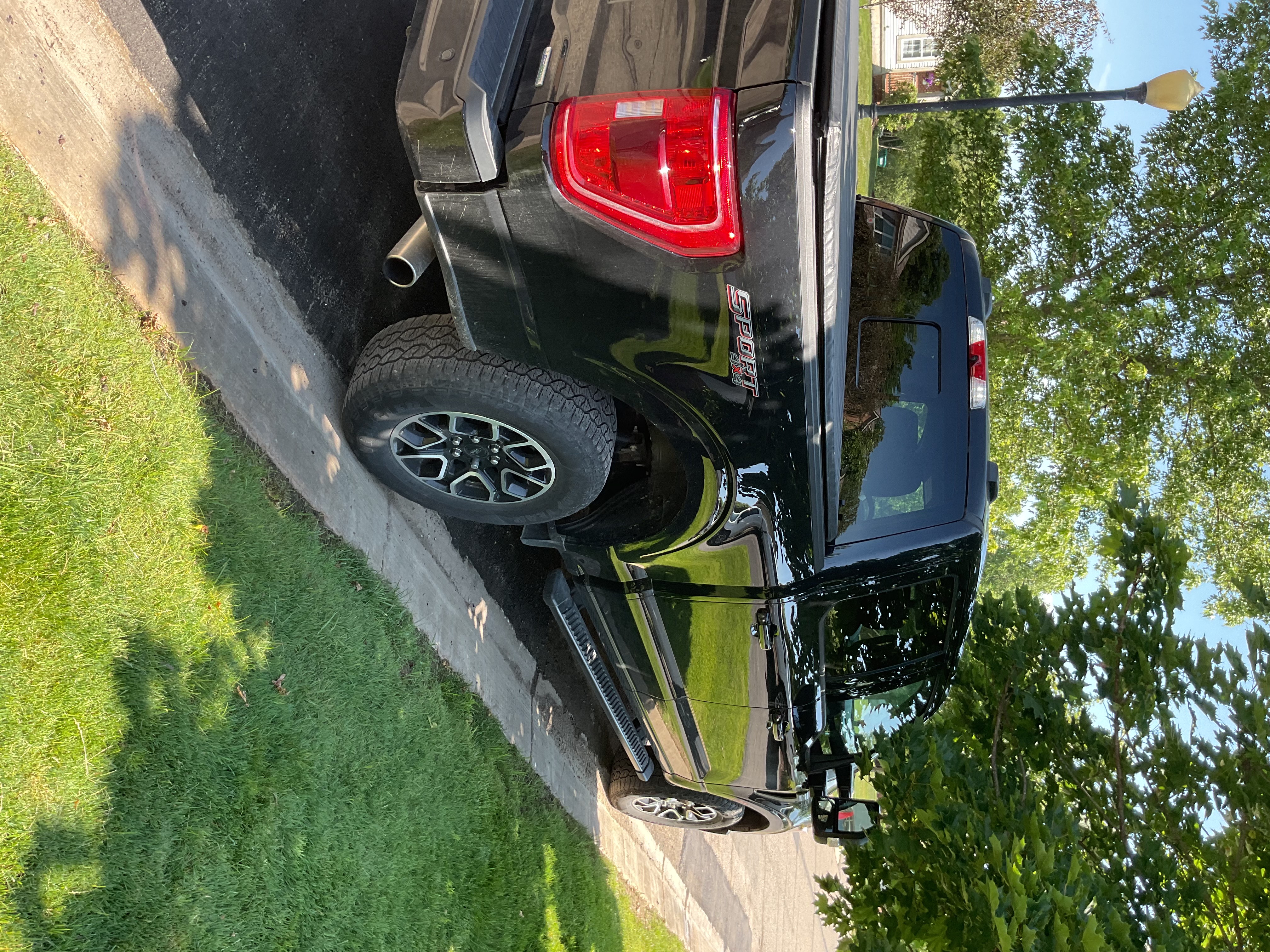 Used 2022 Ford F150 XLT w/ Equipment Group 302A High AWD/4WD image 16