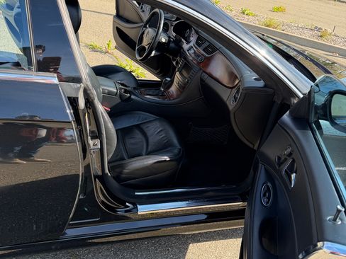 Used 2006 Mercedes-Benz CLS 55 AMG image 2