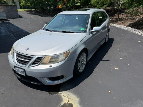 Used 2008 Saab 9-3 Aero w/ Touring Package FWD image 5