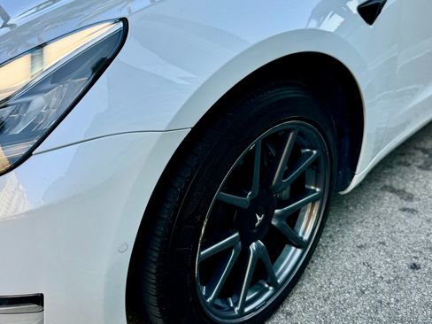 Used 2020 Tesla Model 3 RWD image 2