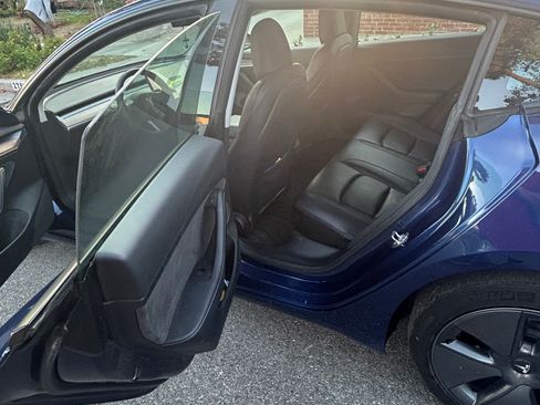 Used 2022 Tesla Model 3 image 11