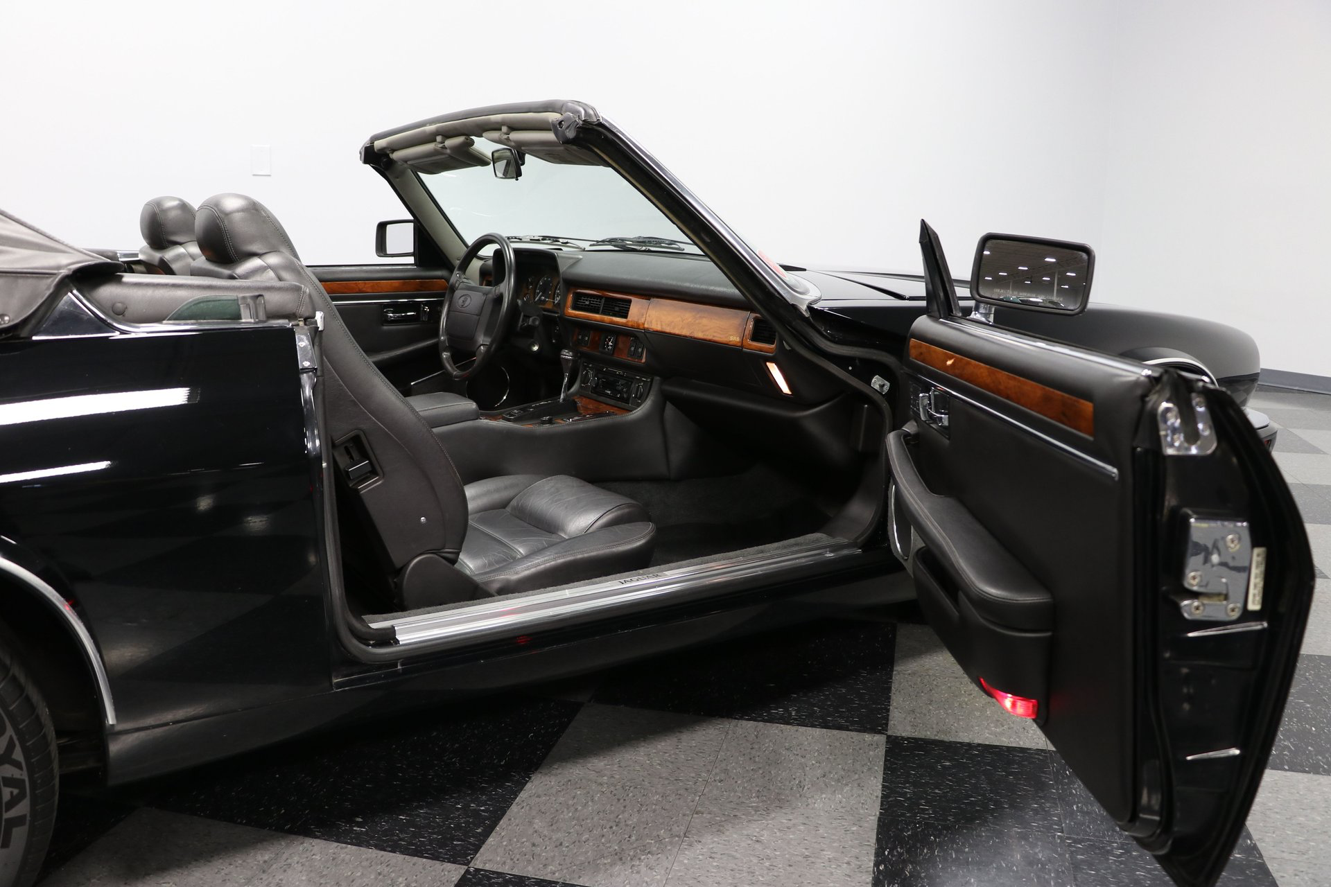 Used 1995 Jaguar XJS 4.0 Convertible RWD image 1